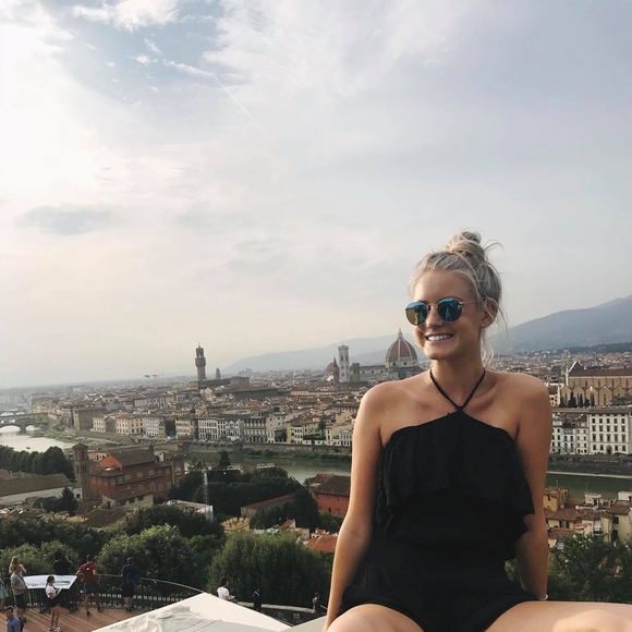 Meet your Posher, Devon - Picture 1 of 1